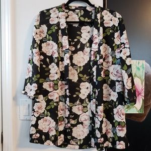 Floral kimono/robe